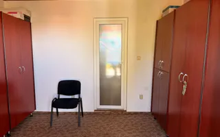 Casă cu spațiu comercial | Curte | Garaj | Parcare | Nojorid - Poză 20