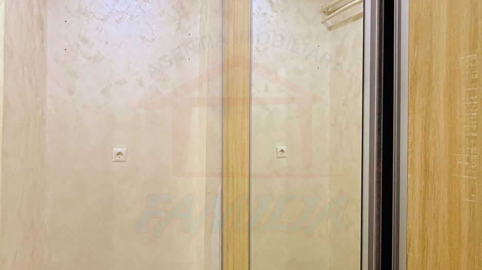 De vanzare apartament cu 2 camere dec. la parter in Galati, Micro 13 - Poză 4
