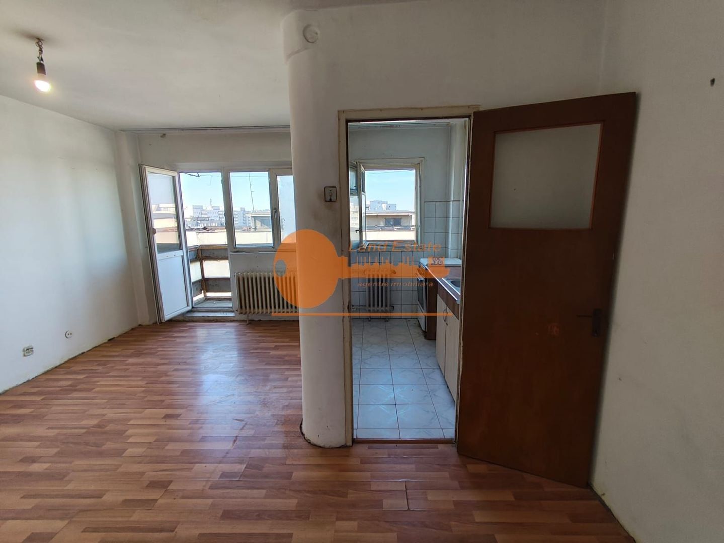 Garsoniera Gorjului-Bloc mixt(200 m metrou-1981) - Poză 8