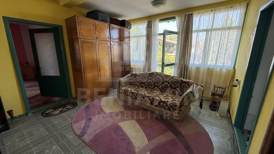 Casa Spatioasa D+P+1+M – 615mp - Teren 1000mp - Rovine - Poză 8