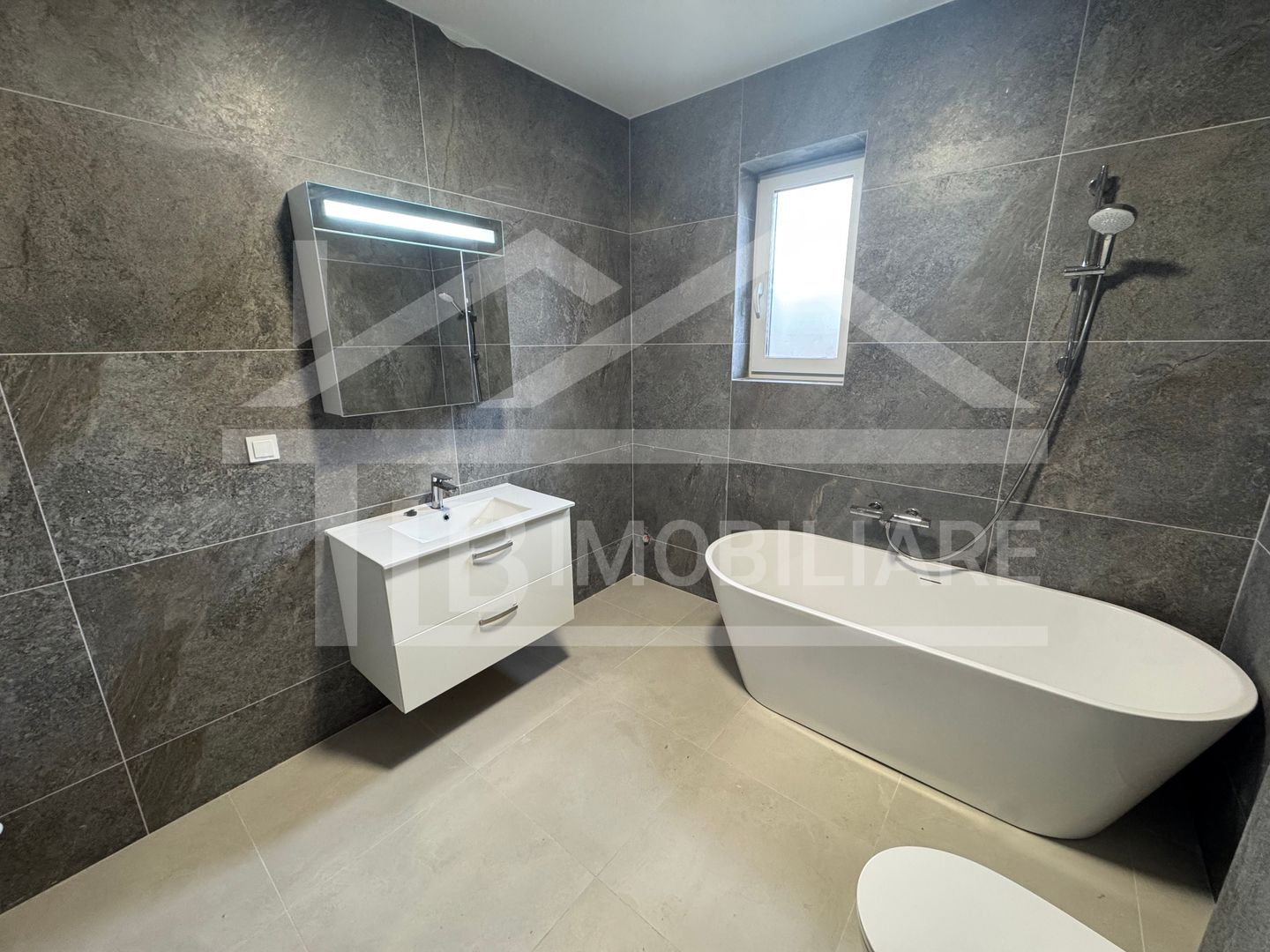 Casa cu 4 camere, 110 mp, Zona Unirii - Poză 11