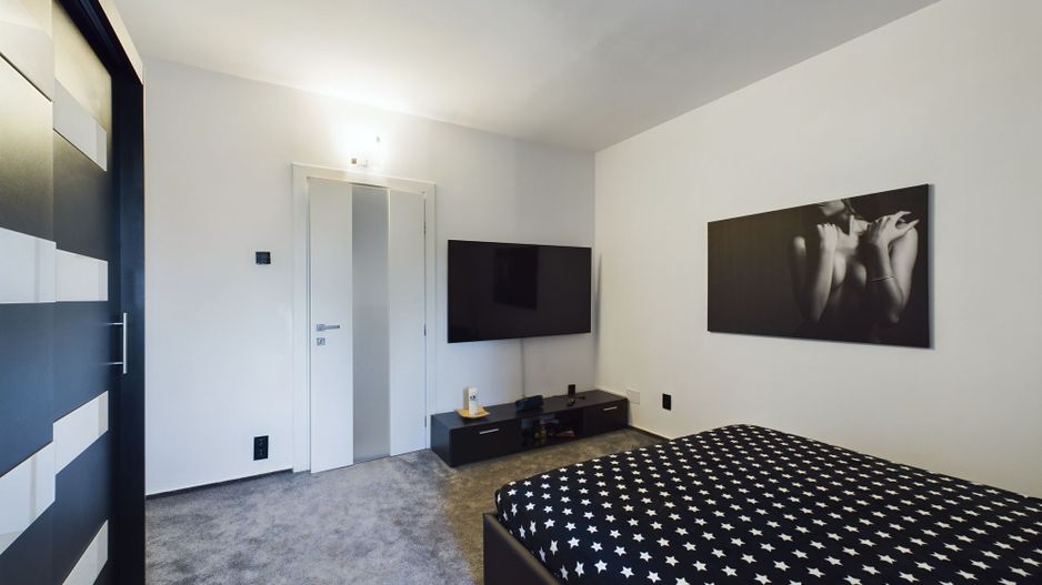 Casă ideală pentru familie extinsă în zona Crișan - Poză 9