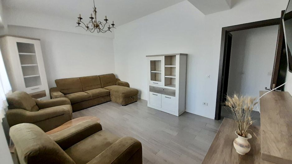 APARTAMENT LA PRIMA INCHIRIERE CU CURTE - Poză 1