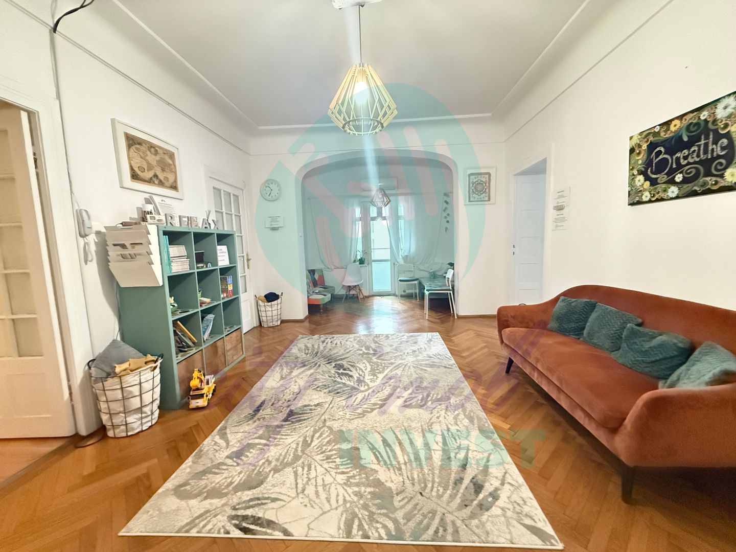 Spatiu, lumina si eleganta intr-un apartment interbelic - Poză 2