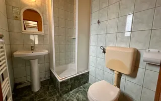Pensiune cu potențial deosebit, vedere spectaculoasă spre Piatra Craiului - Poză 19
