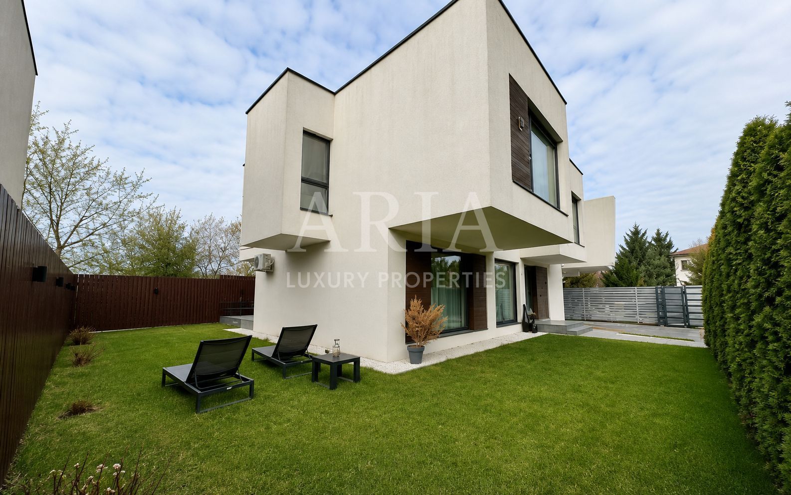 VILA MODERNA DE INCHIRIAT I EROU IANCU NICOLAE I PIPERA - Poză 2
