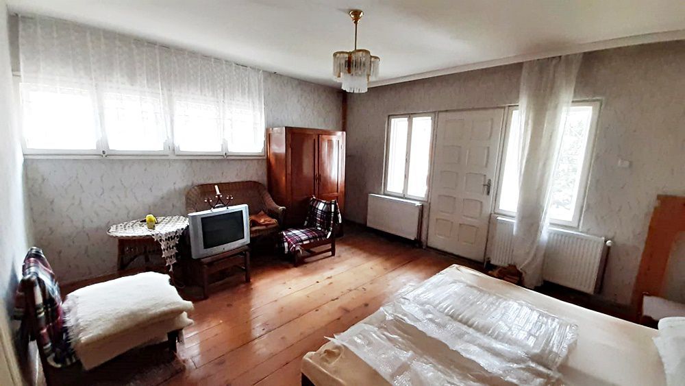 Predeal, casa de vacanta cu 5 camere si 630mp teren, 150000 euro - Poză 5