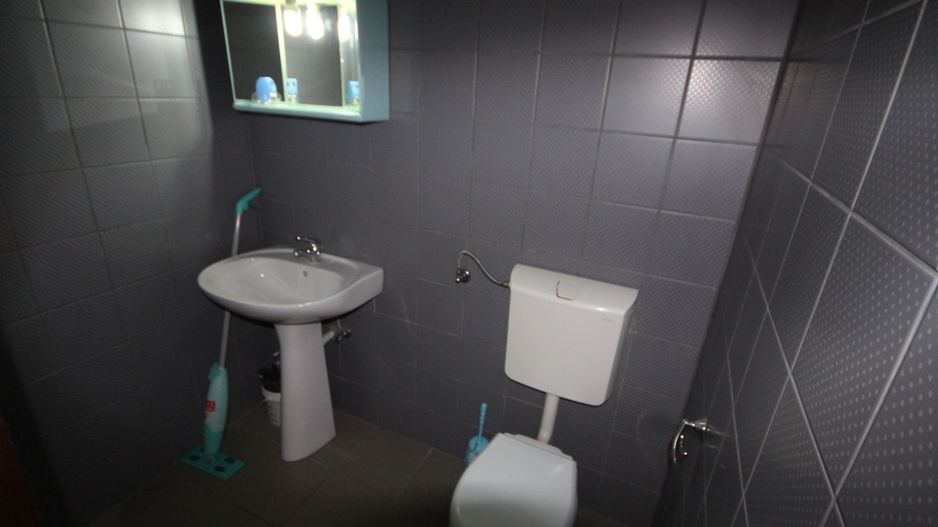 Imobil  cu destinatie mixta - Poză 14