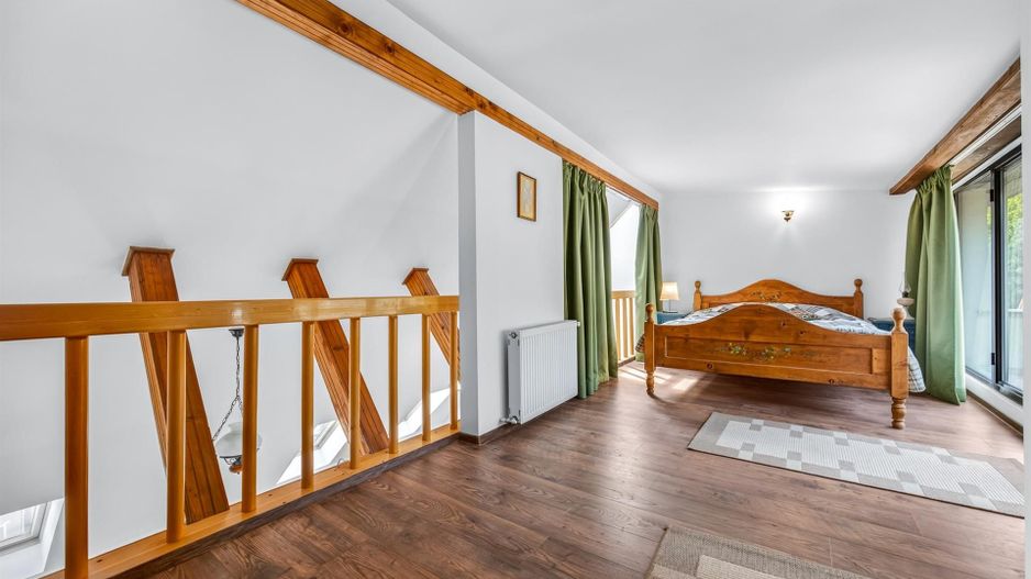 Casa pe 3 niveluri | Terasa cu priveliste | 3 parcari | Pozitie centrala - Poză 30