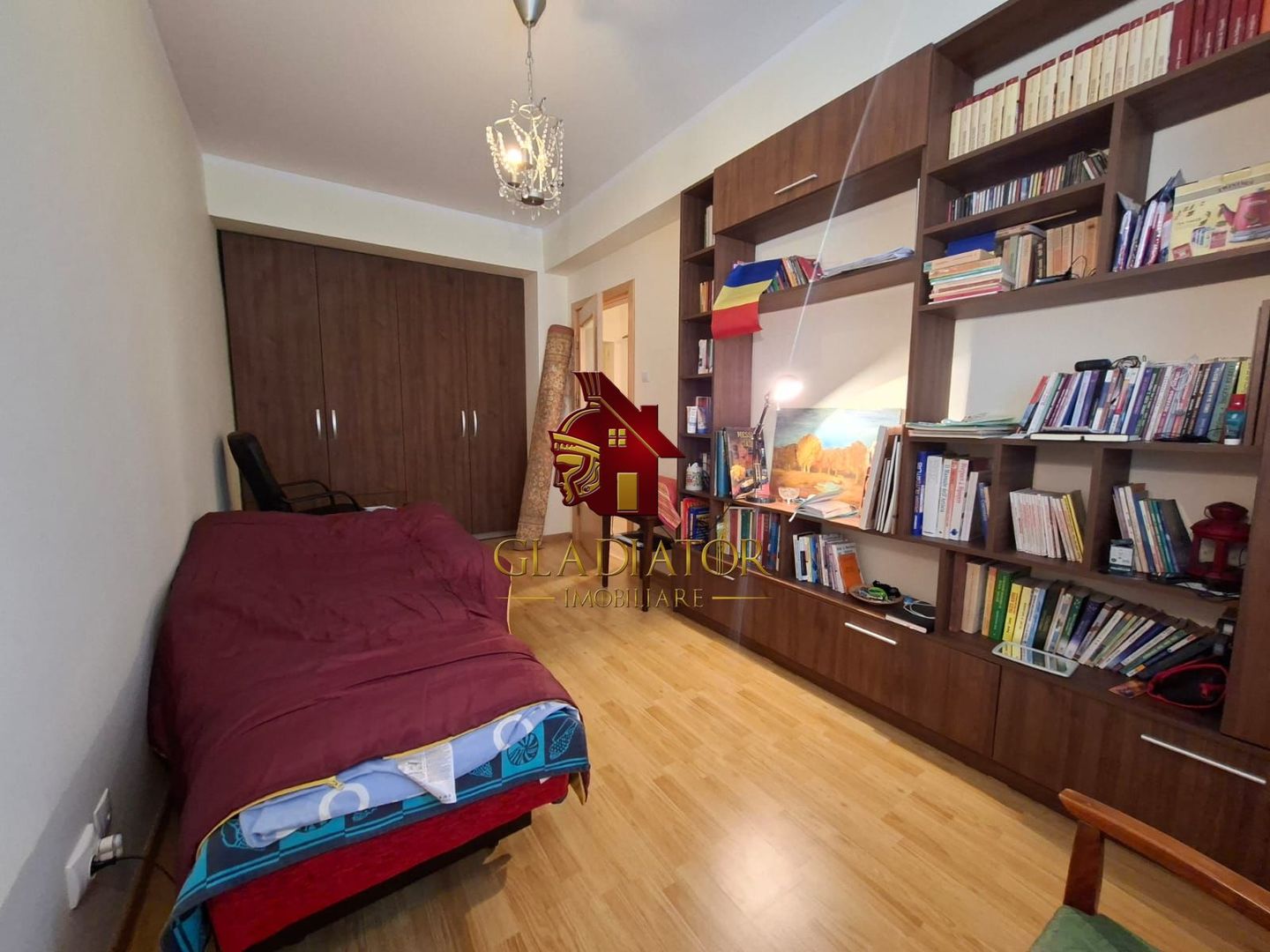 Cartier Visoianu ETAJ 1, bloc 2015, parcare, loc de joaca, statie BUS - Poză 4