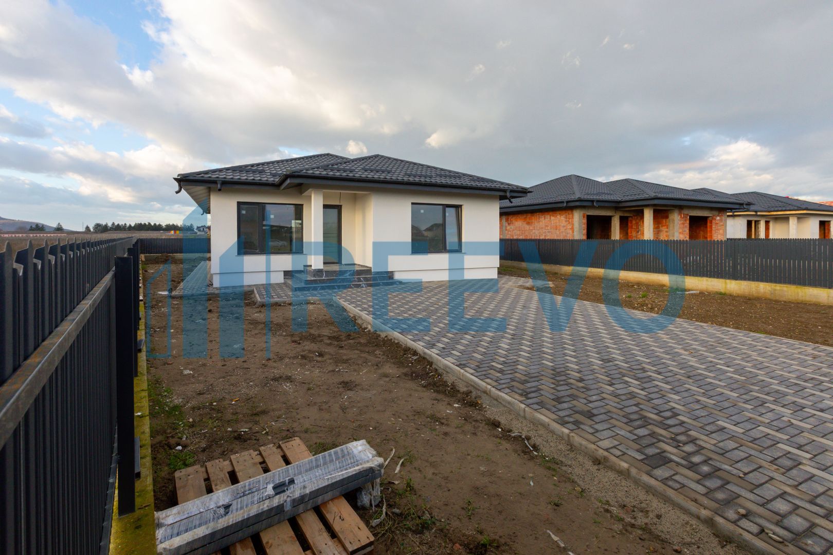 Casă/Vilă nouă de vânzare în Lilieci, Bacău - Poză 16