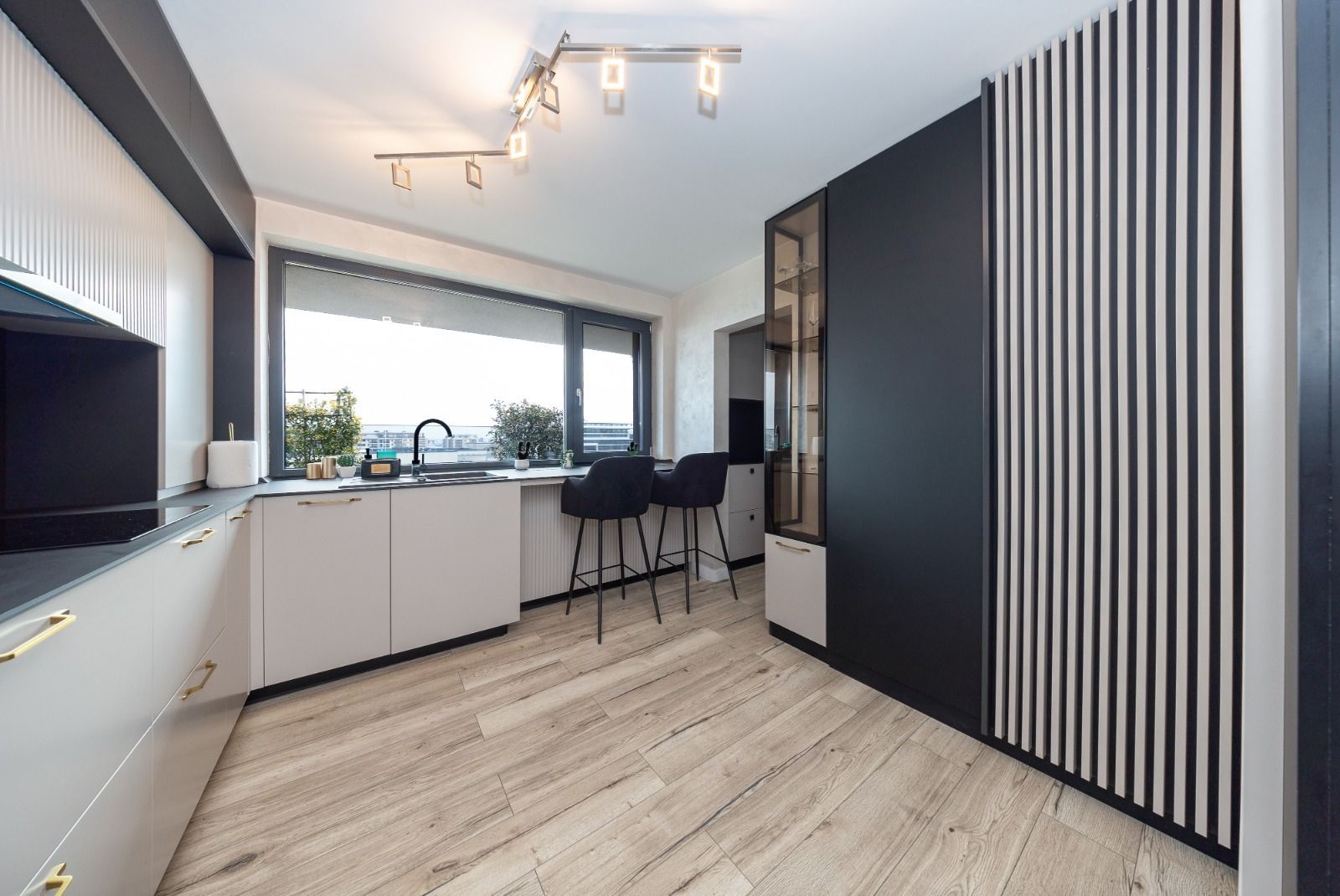 Penthouse superb, 3 camere+parcare subterana ,203 mp-Coresi - Poză 19