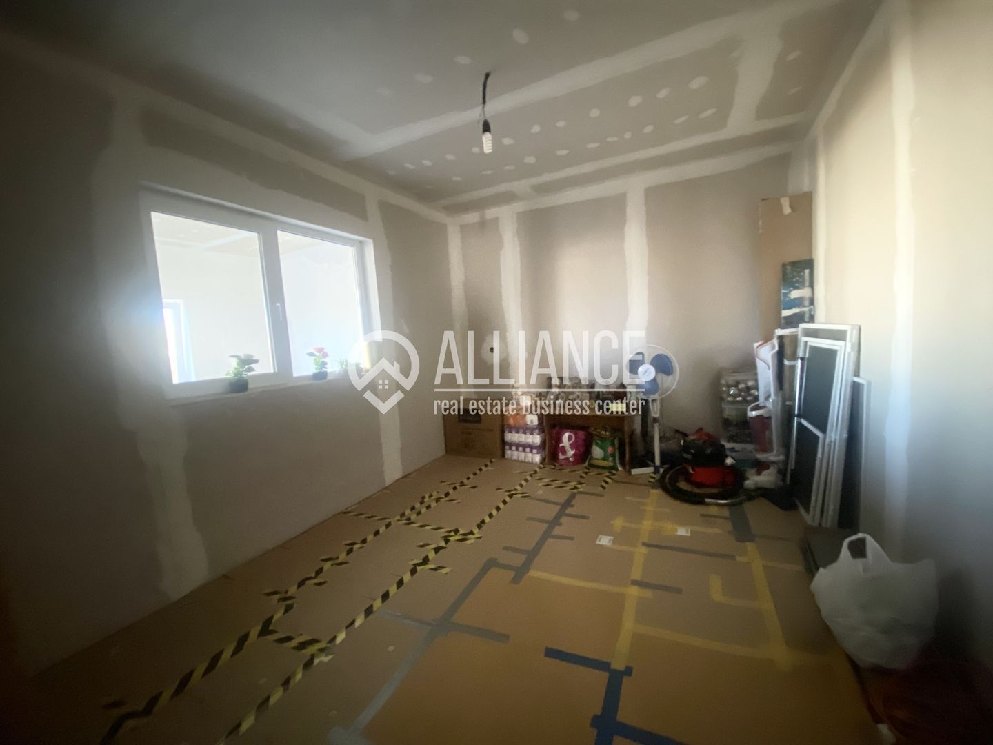 Castelu (COD 07) Casă 4 camere cu teren de 625 mp - Poză 8