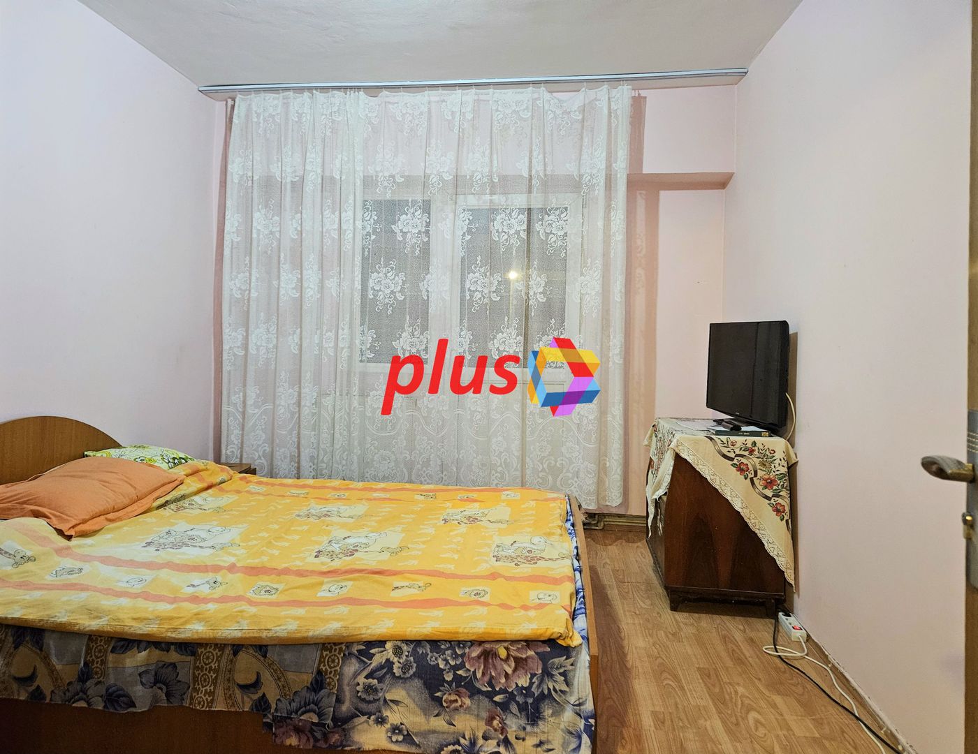 Apartament cu trei camere, zona Racadau 76 mp - Poză 8