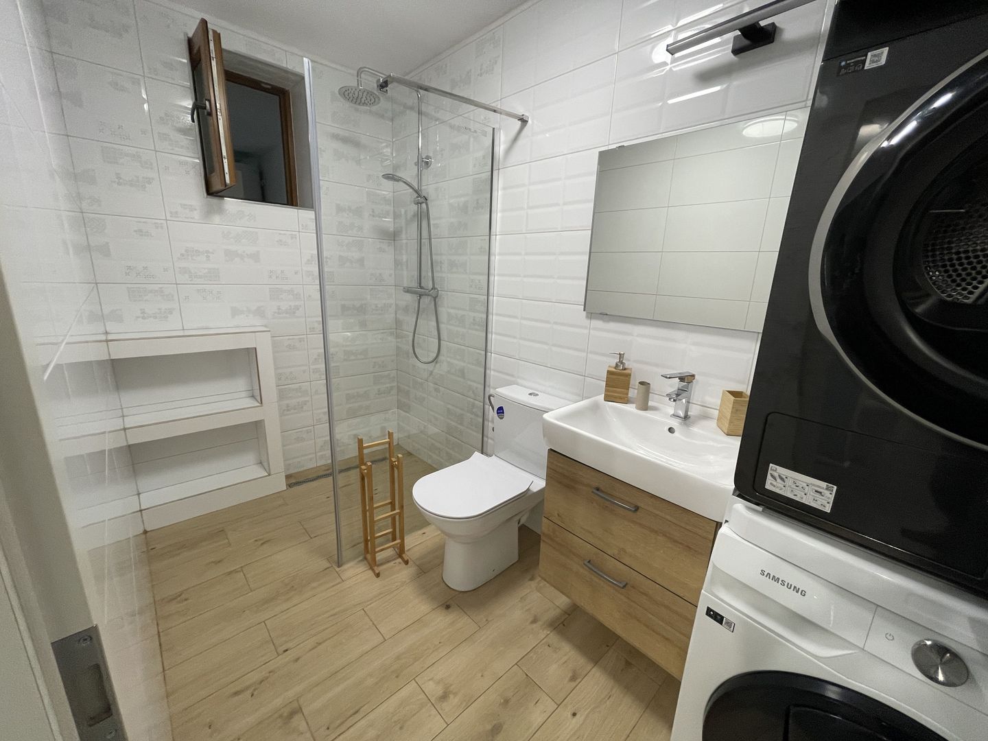 Casa spatioasa,amenajata in zona Lipovei - Poză 12