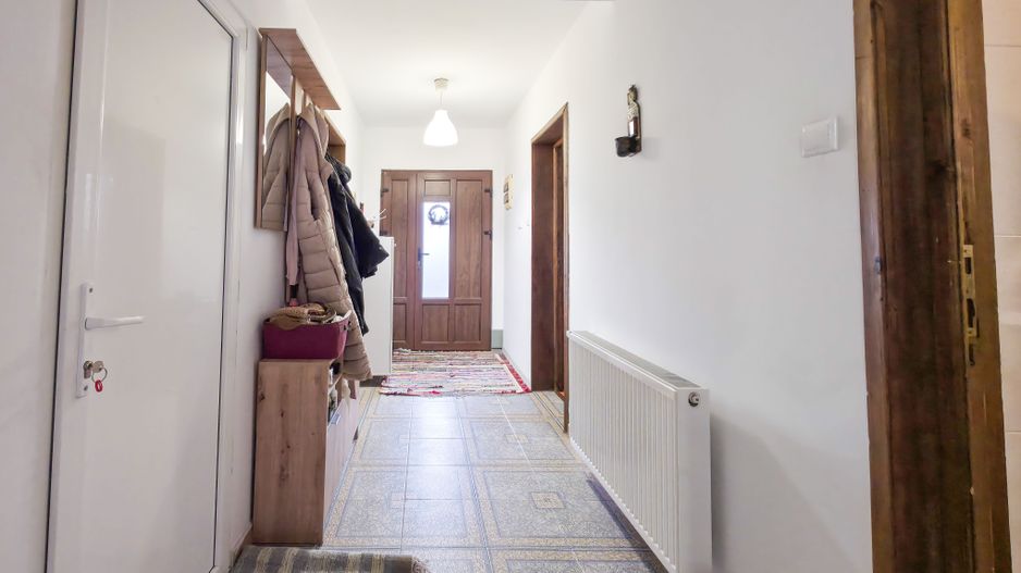 Casă 11 camere cu livadă pe Strada Republicii, Dragomirești-Deal - Poză 7