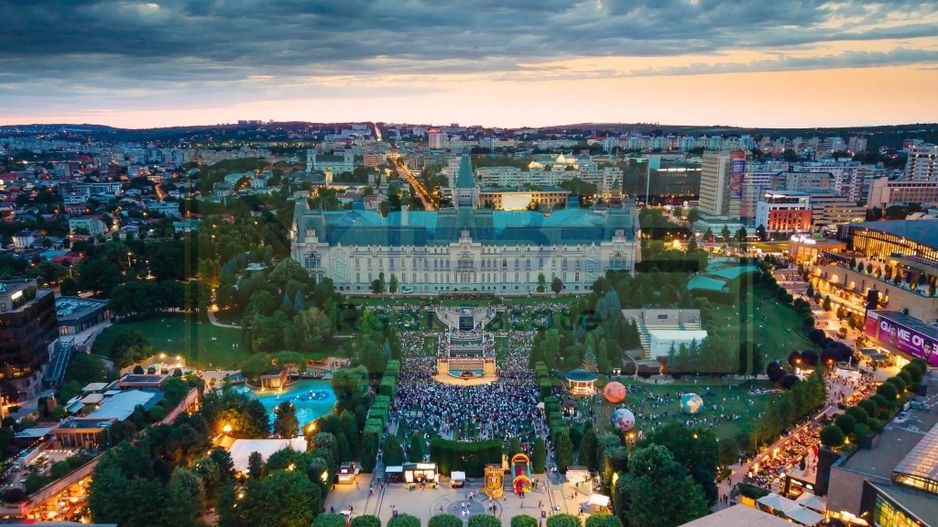 Apartament 3 camere decomandat  Centru Palas - Poză 1