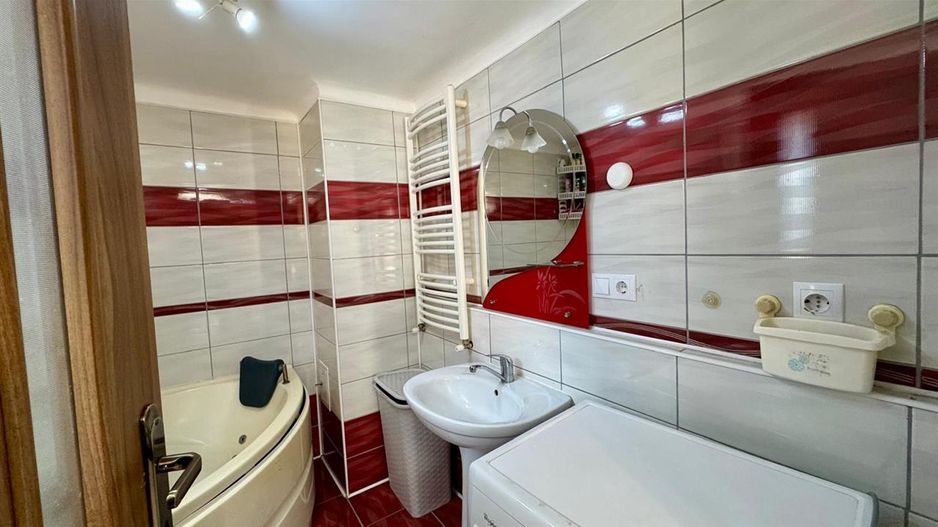 Casa eleganta,curte amenajata, garaj,Central,Brancovenesti,Mures - Poză 7