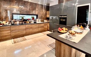 Vilă de Lux pe un Teren de 1700 mp Smart Home și Facilități Premium - Poză 4