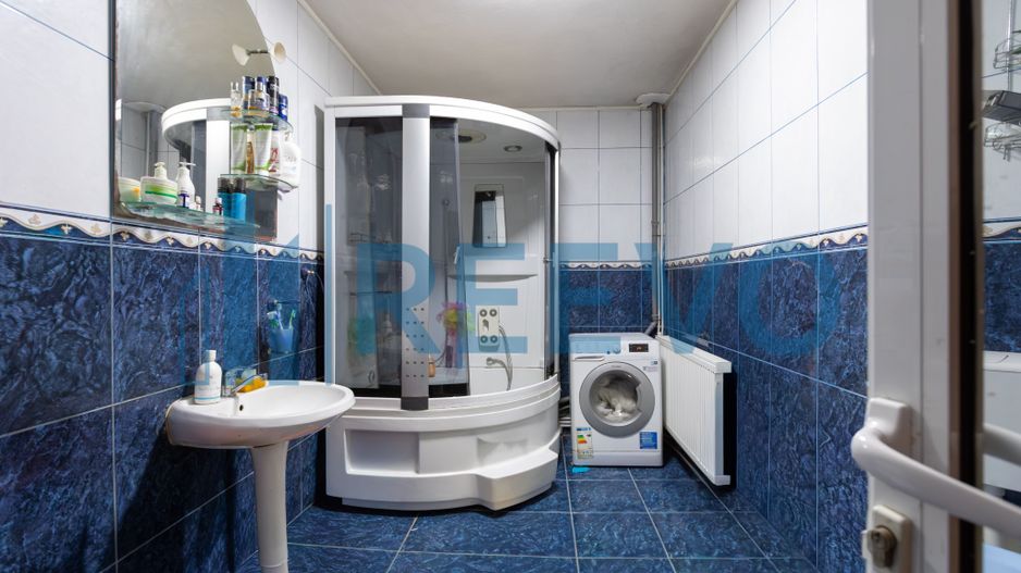 Clădire și teren de investiție, central Roman - Poză 31