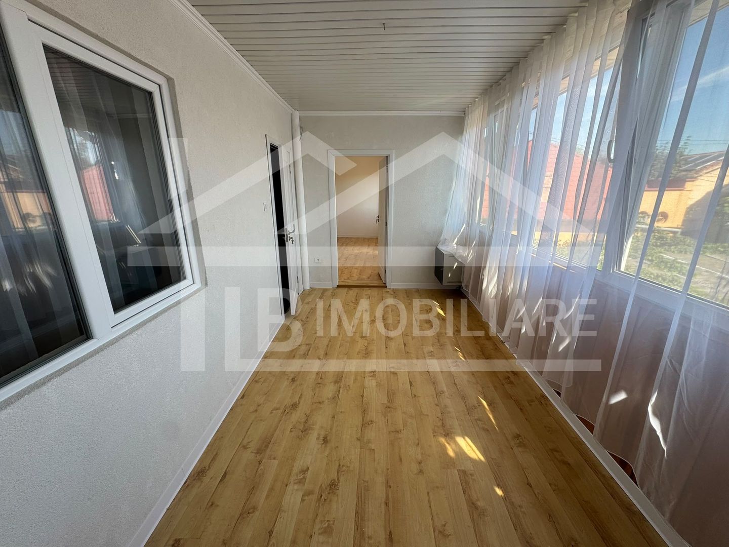 Casa cu 4 camere, 180 mp, Zona Semicentrala - Poză 5