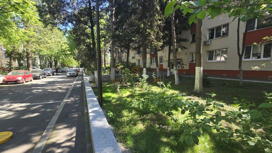 Apartament cu 4 camere de vanzare, Bd. C-tin Brancoveanu, Sector 4 - Poză 1