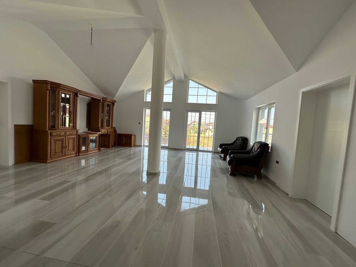 Casa individuala Dumbravita P+ M/ Teren 955 mp cu 2 fronturi - Poză 2