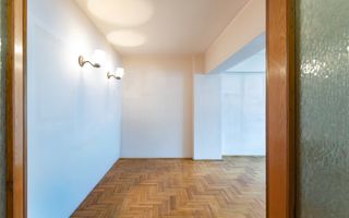 Apartament 4 camere, Ultracentral Bacau - Poză 2