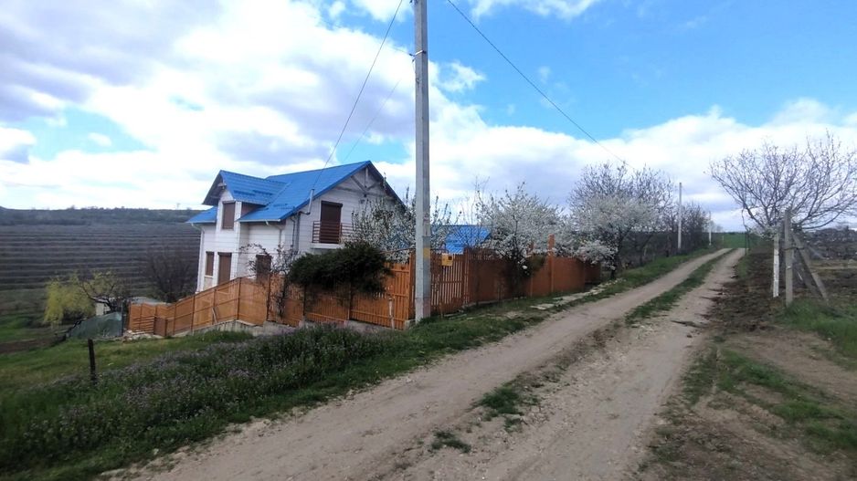 Casă generoasă cu 2 Nivele și confort modern – 10 Ari, Băcioi (sat Frumușica) - Poză 9