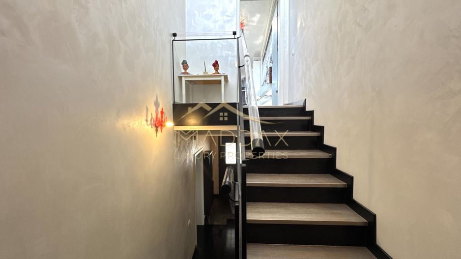Vila cu 5 camere *344mp* + 400mp Teren // Zona Bucurestii Noi - Poză 44