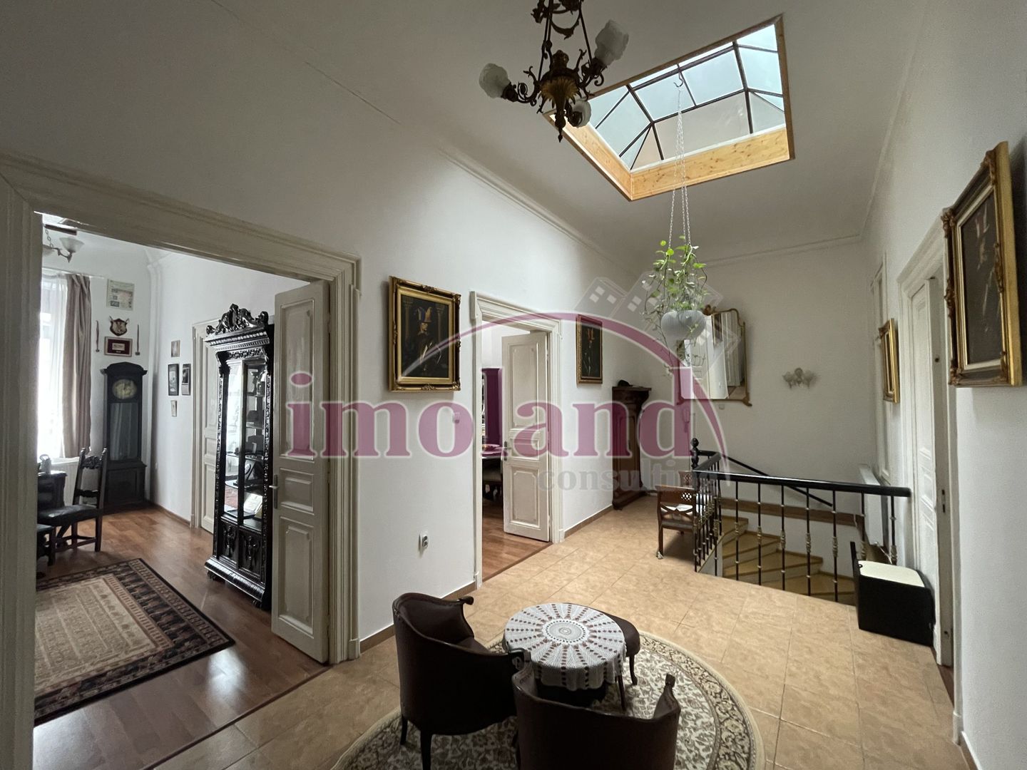 Apartament spectaculos de 4 camere într-o vilă cu farmec istoric pta Victoriei - Poză 7