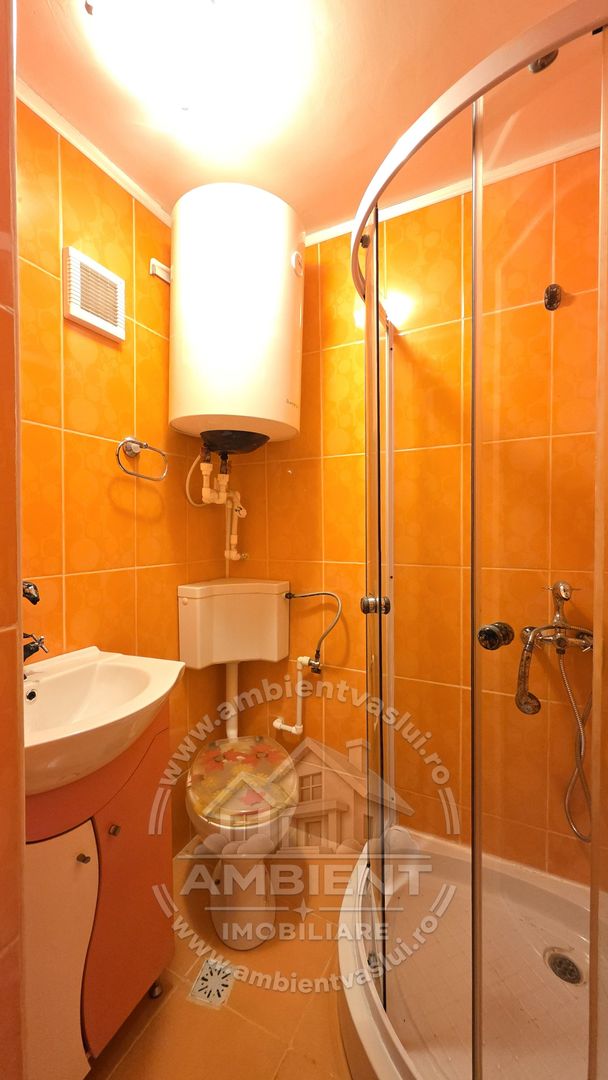 Garsoniera cu balcon si baie proprie, 15 mp, VASLUI - zona FILATURII; - Poză 3