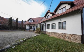 Vilă spațioasă de vânzare în Predeluț, Bran | 2000mp - Poză 2