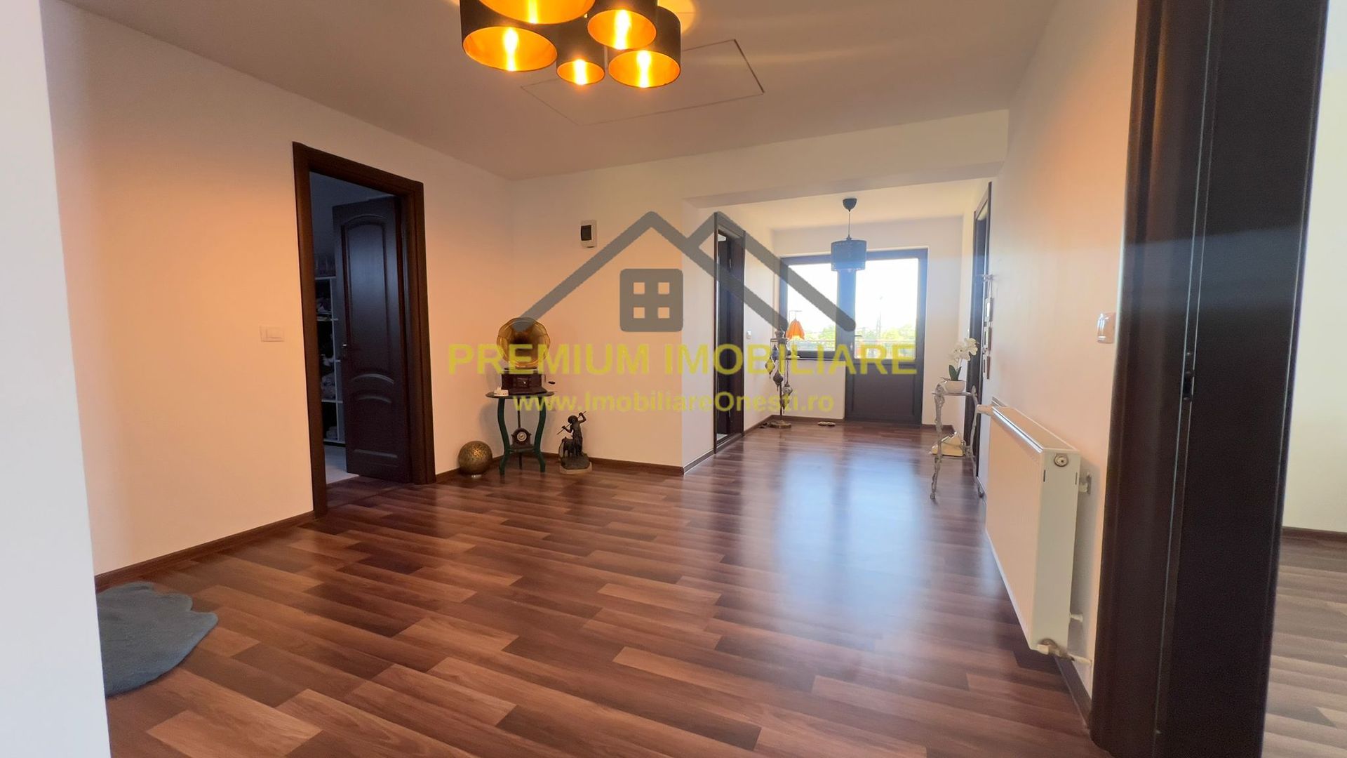 Vilă P+M cu teren de 4.200 mp + Garaj - Onești - Poză 17