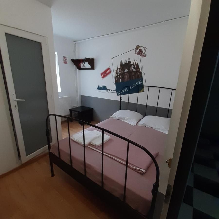 PENSIUNE 10 CAMERE DE ÎNCHIRIAT - BUCUREȘTI - Poză 23