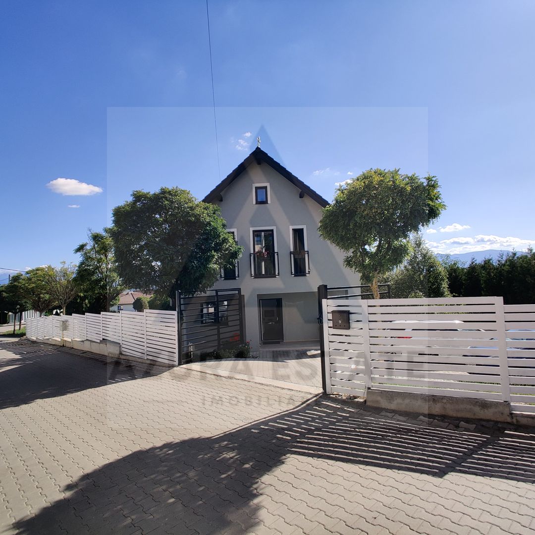 Casa individuala 4 camere 2 bai si teren 573 mp in Bavaria Park - Poză 13