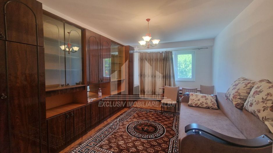 Apartament cu 3 camere de inchiriat, Centru - Poză 1