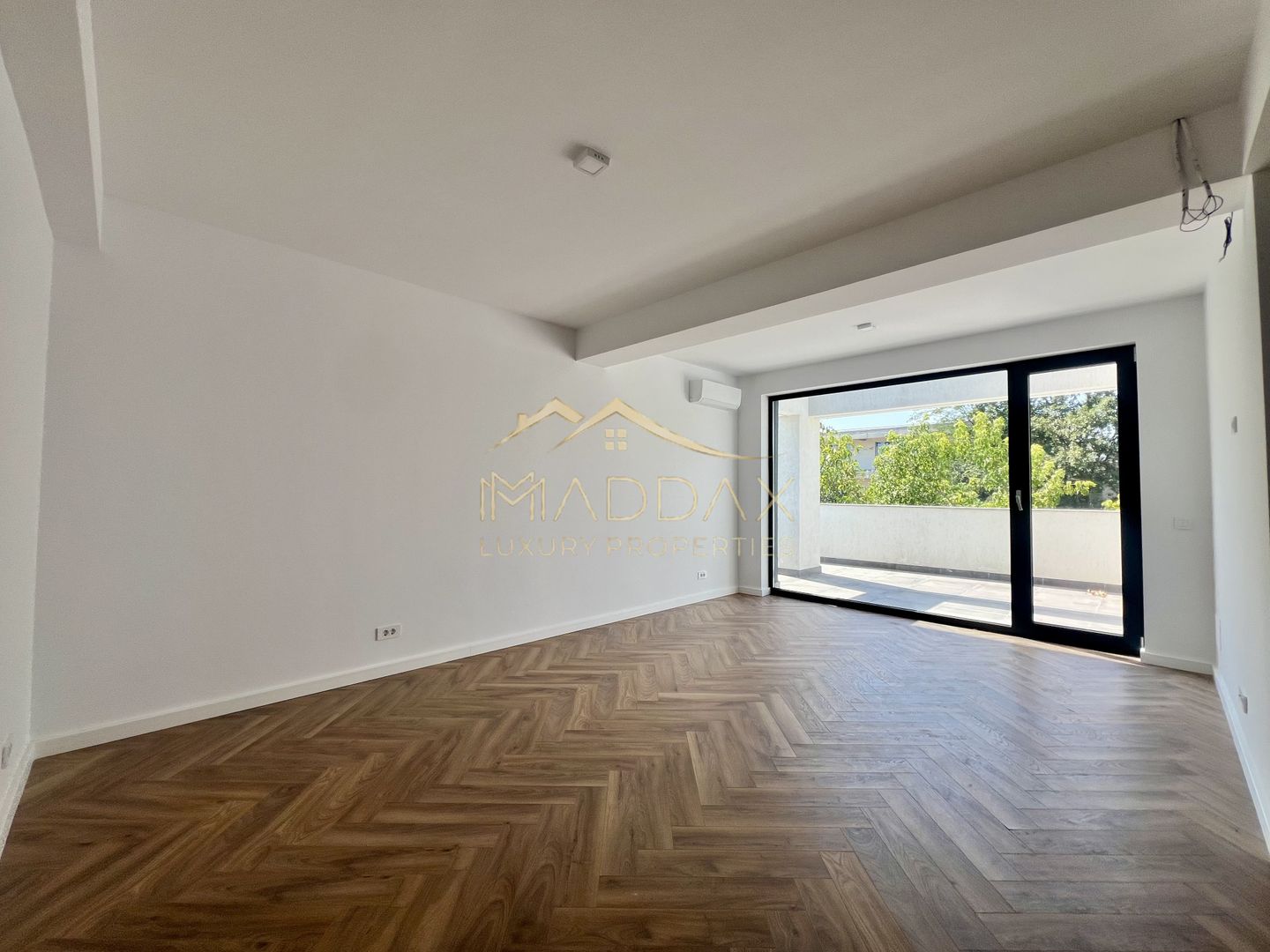 Vilă **6 camere  **451mp // Zona Iancu Nicolae - Poză 74