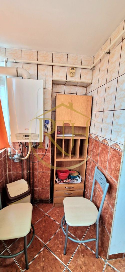 Ofer spre închiriere apartament 3 camere,2 bai, zona Lipovei, 400 euro/lună. - Poză 16