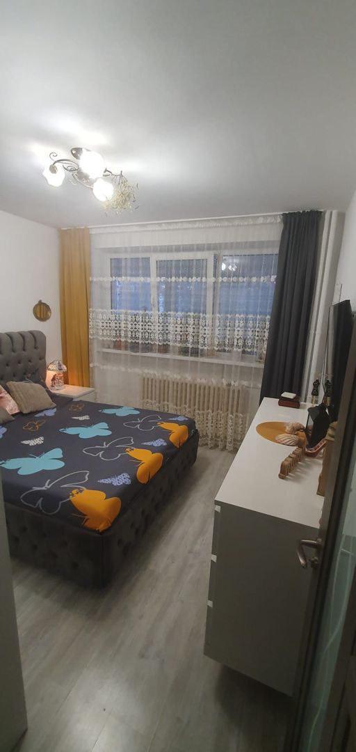 APARTAMENT 3 CAMERE DRUMUL TABEREI BLOC 1974 ETAJ 1 - Poză 5