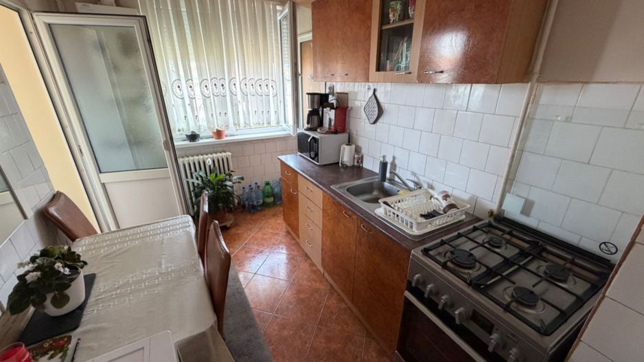 Apartament 2 camere, decomandat - zona Cetate - Poză 11