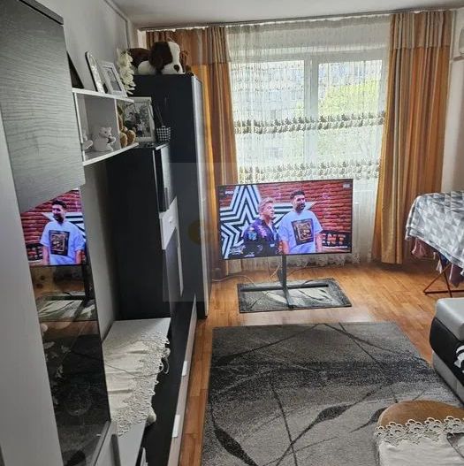 3 camere | Etaj5/8 | Decomandat | Centrala Proprie | 1981 - Poză 2