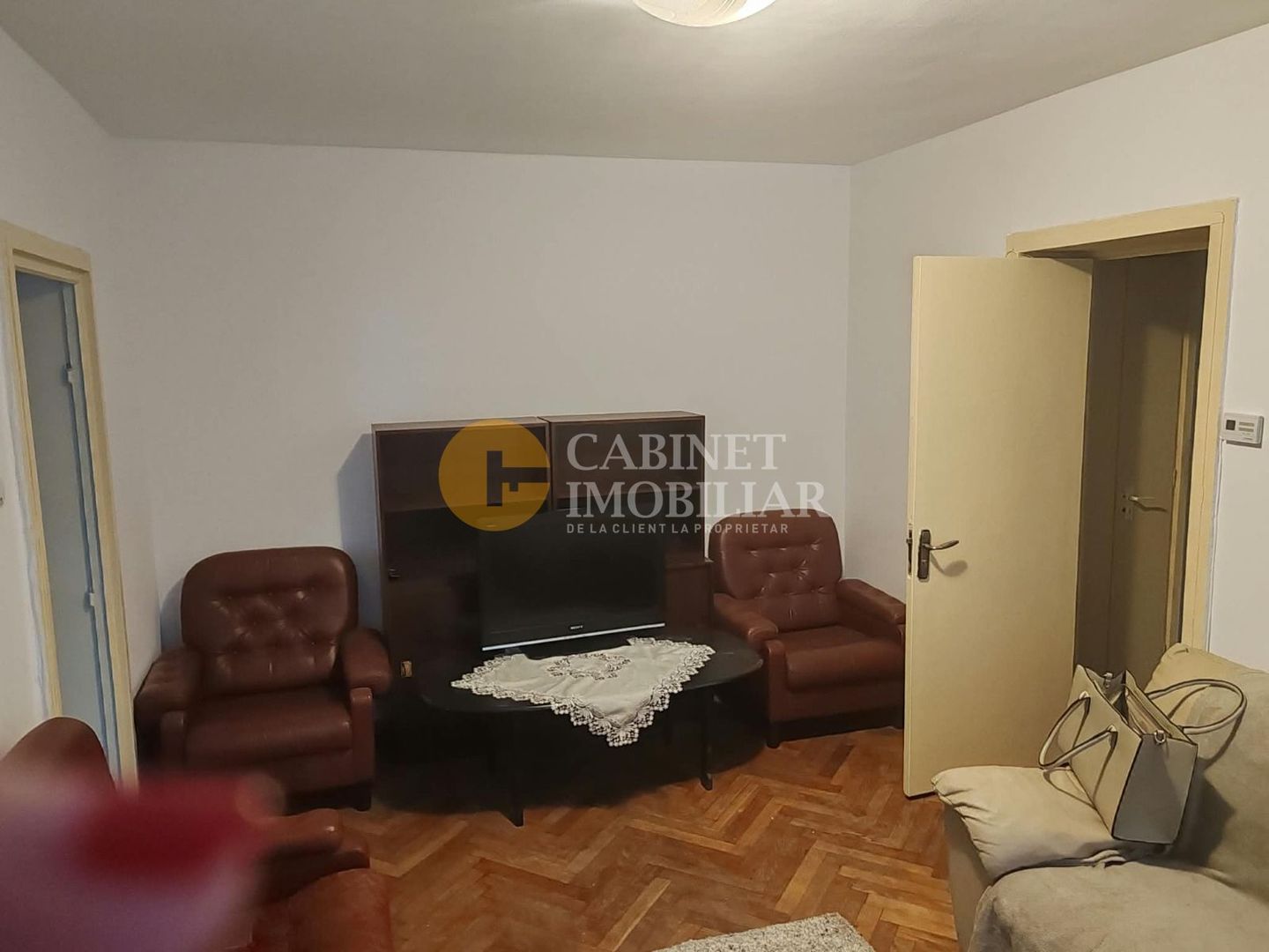2 Camere SemiDecomandat - ETAJ 1 - Zona Podu Ros - Poză 2