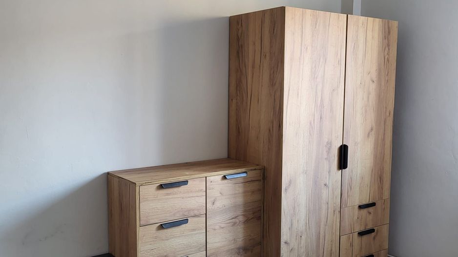 Exclusivitate - garsoniera, zugravită, centrală proprie - Poză 1