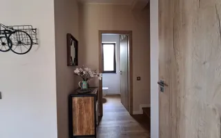Apartament pe 2 nivele la vilă + Curte, Piscină, Saună și garaj, Gruia!! - Poză 12