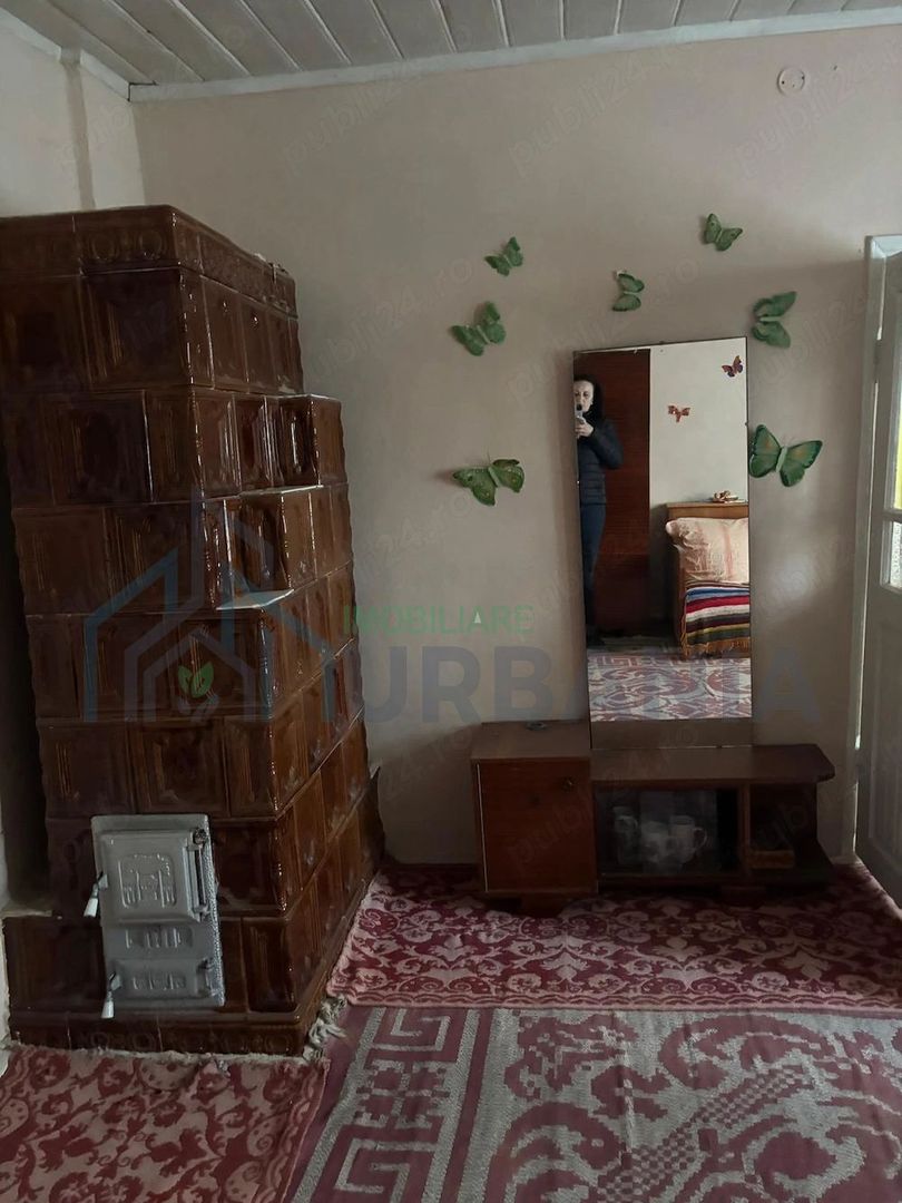 Casă de locuit cu 4 camere de vânzare în centrul satului, comuna Bivolari - Poză 3