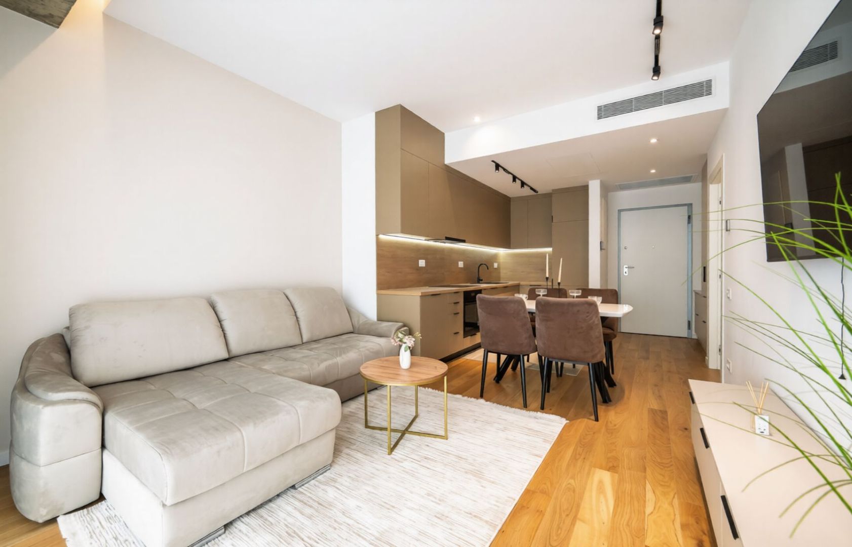 Apartament High End 2 camere Upsite I Loc de parcare si boxa - Poză 1