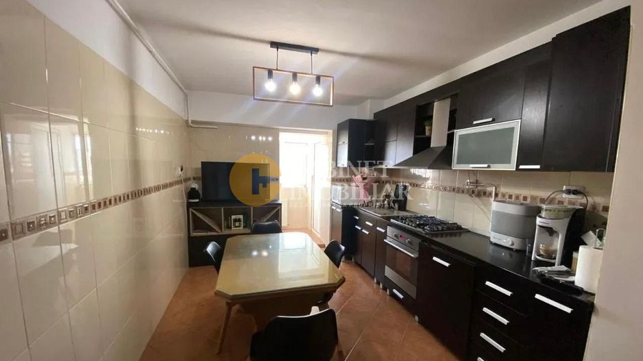 Nicolina - Apartament 3 Camere Decomandat -Etaj Intermediar , 83Mp - Poză 3