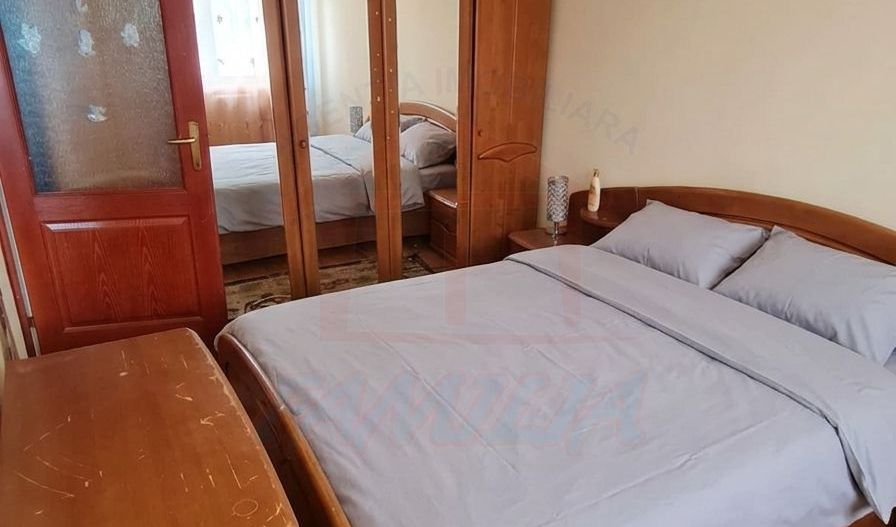 Vanzare apartament 3 camere, piata Micro 19, pret 49.500EUR, Etaj 3/4. - Poză 2