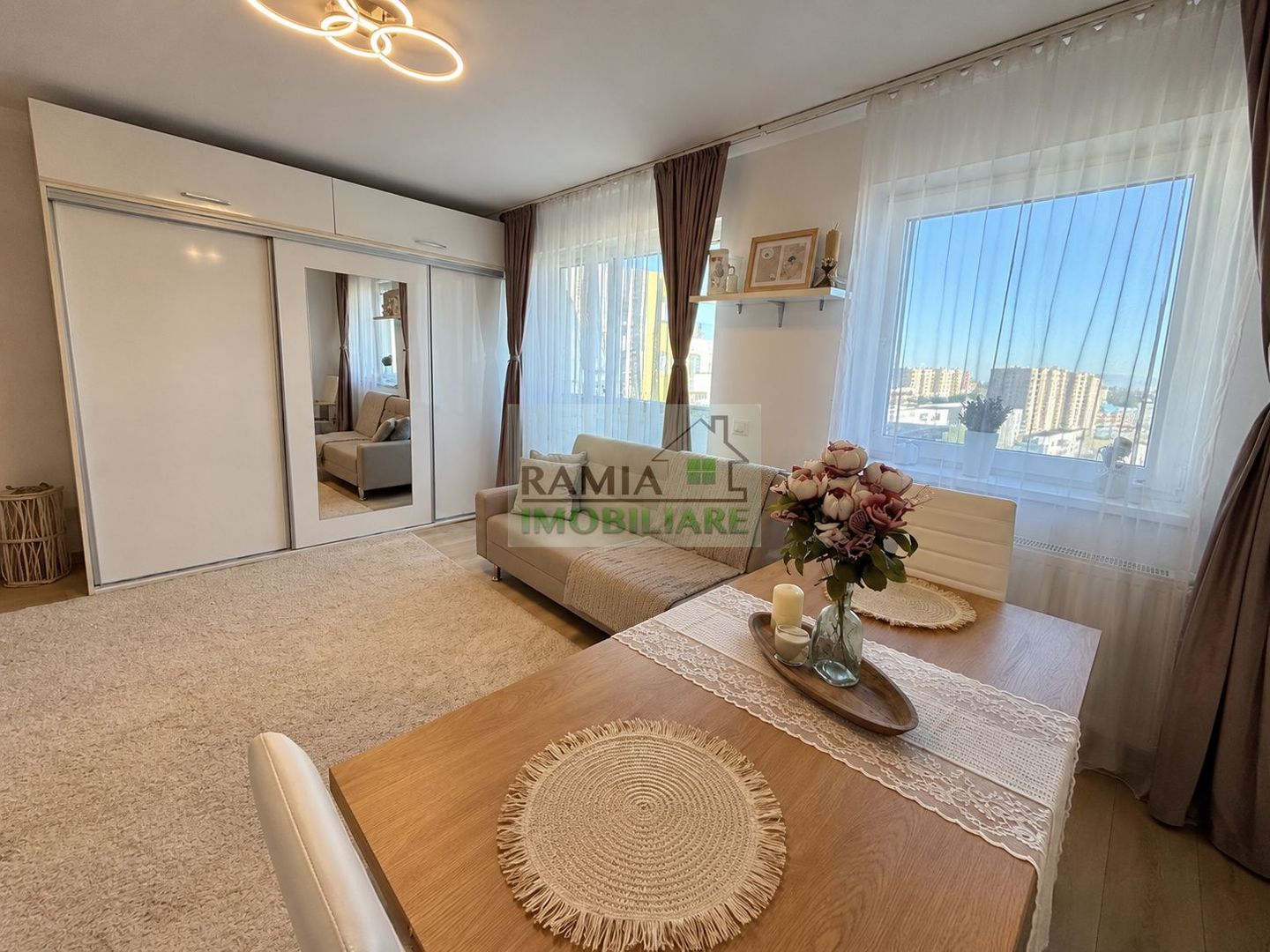 Studio 39 mp, Top City – Coresi, etaj 9/11, parcare, boxă, mobilat - Poză 3